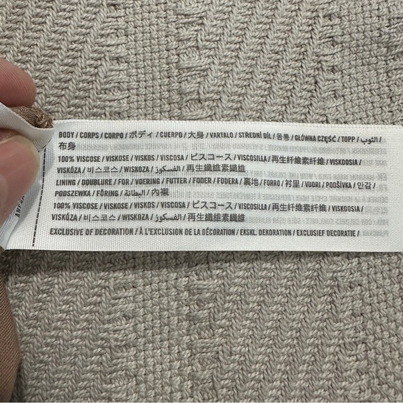 Abercrombie Kids skort, tiered, size 9/10, shorts under skirt, spring, summer - Picture 8 of 10